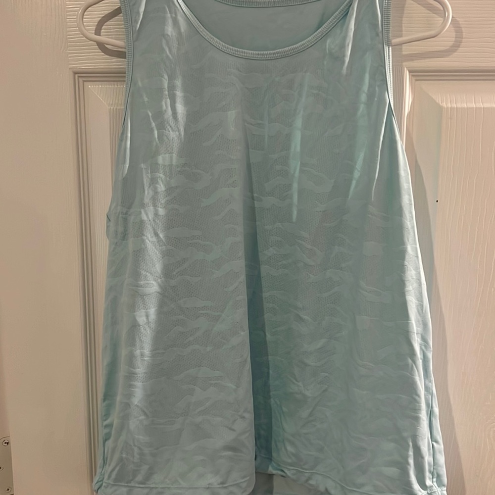 XL light blue camo print workout tank top with drawstring bottom